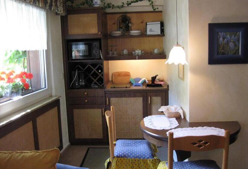 Escritório Estándar, Weingut Franz Schäfer