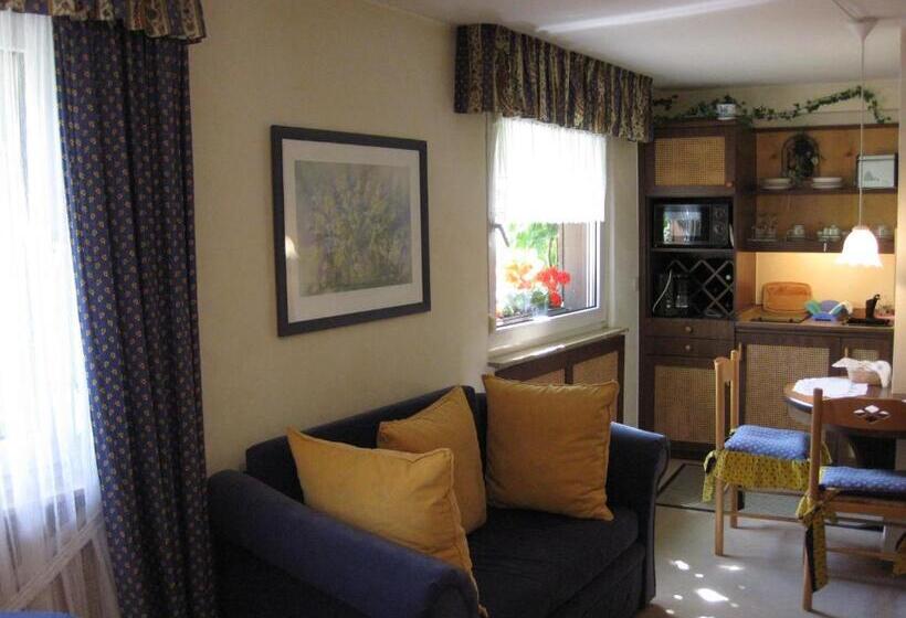 Escritório Estándar, Weingut Franz Schäfer