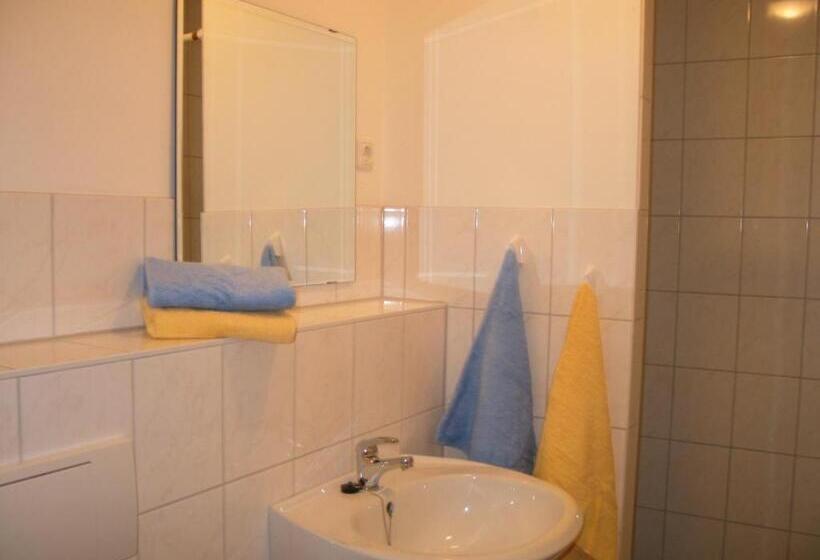 스탠다드 룸 주방구비, Pension Fürst Borwin