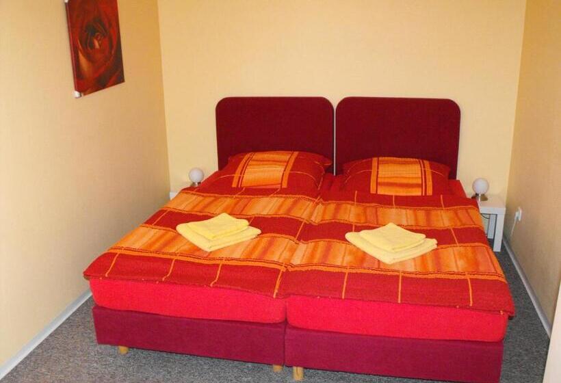 스탠다드 룸 주방구비, Pension Fürst Borwin