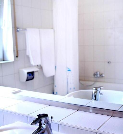 标准单人间, Pension Kaempfelbach