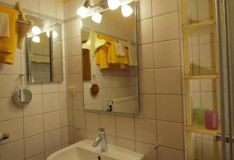 Апартаменты Комфорт 1 Спальня, Apartments Im Froschhaus Mit Frühstücksküchen