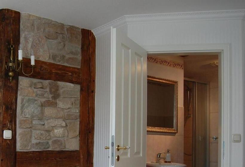 スタンダードトリプルルーム, & Café Mohrenbrunnen