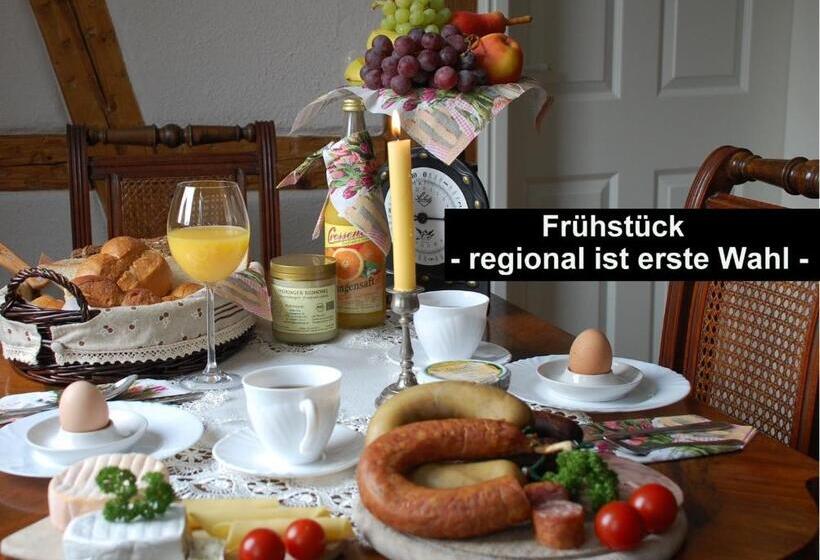 コンフォートルーム, & Café Mohrenbrunnen