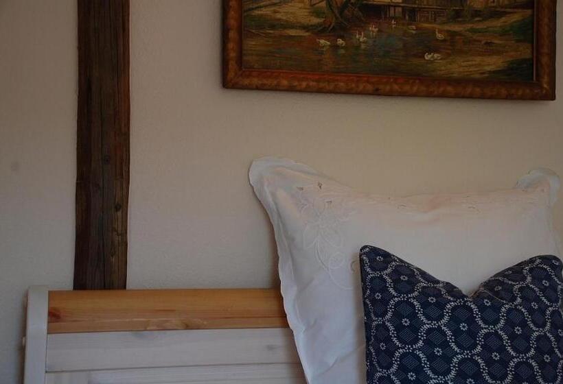 ガーデンビュースタンダード４ベッドルーム, & Café Mohrenbrunnen