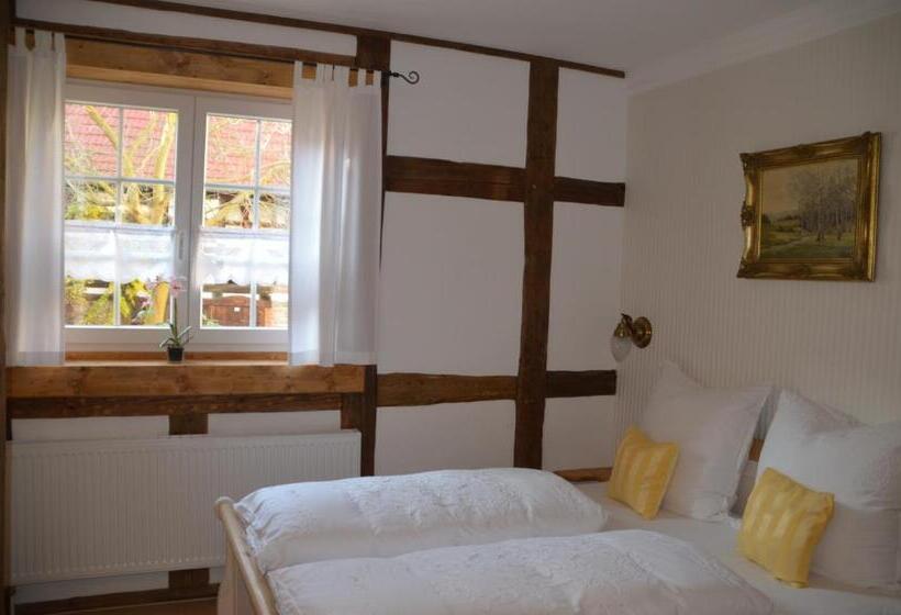 ガーデンビュースタンダード４ベッドルーム, & Café Mohrenbrunnen