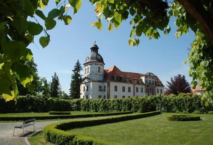 Standard-invahuone, & Café Mohrenbrunnen