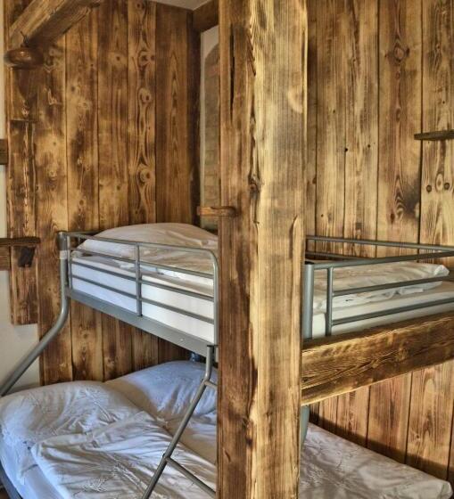 ５ベッドルームアパート, & Café Mohrenbrunnen