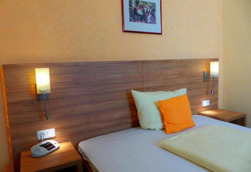 غرفة قياسية فردية, Zur Lindenau