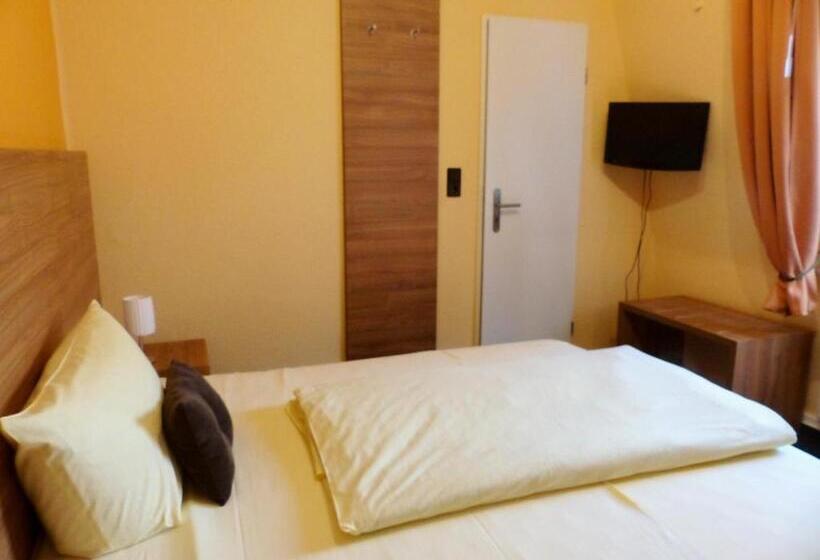 غرفة قياسية فردية, Zur Lindenau