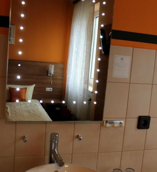 غرفة قياسية, Zur Lindenau