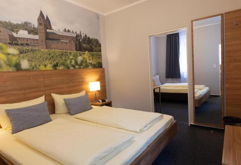 غرفة قياسية ثلاثية, Zur Lindenau