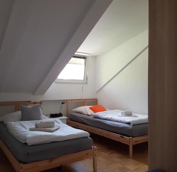 آپارتمان 2 خوابه, Pension Hubertus