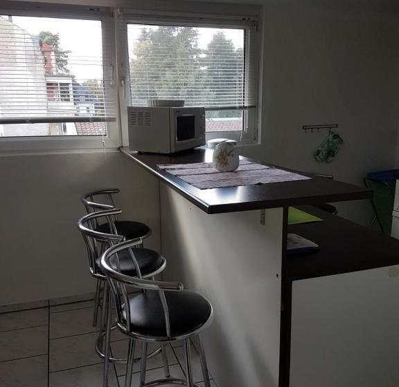 آپارتمان 2 خوابه, Pension Hubertus