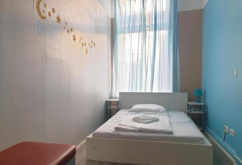 اتاق استاندارد با سرویس بهداشتی مشترک, Pension I