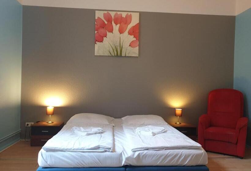 اتاق استاندارد با سرویس بهداشتی مشترک, Pension I