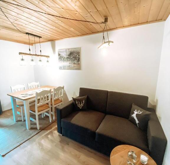 شقة غرفتين, Alpenappartements Schwalbennestl