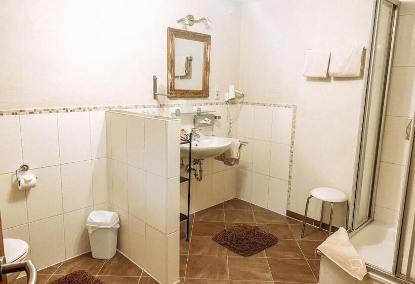 شقة غرفتين, Alpenappartements Schwalbennestl