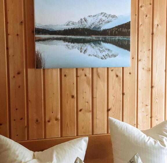 شقة غرفتين, Alpenappartements Schwalbennestl