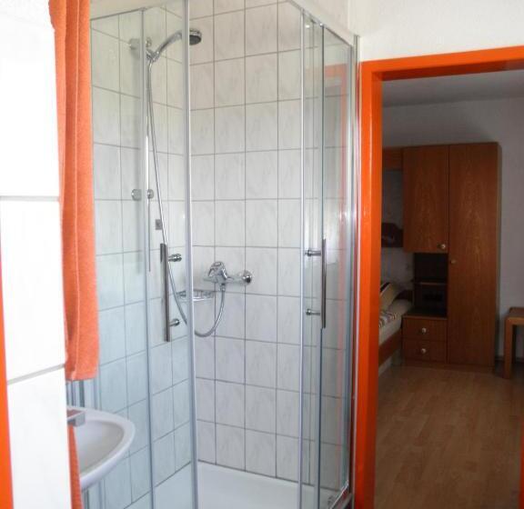 Apartamento 1 Dormitório com Sacada, Pension Zum Köhler