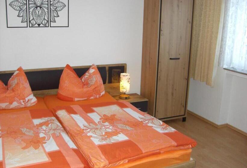 Apartamento 1 Dormitório com Sacada, Pension Zum Köhler