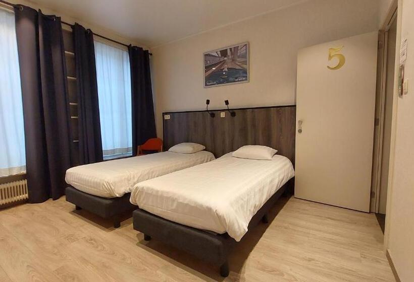 חדר משפחתי, Albert   Rooms