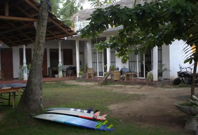 デラックスルーム, Lotus Surf House