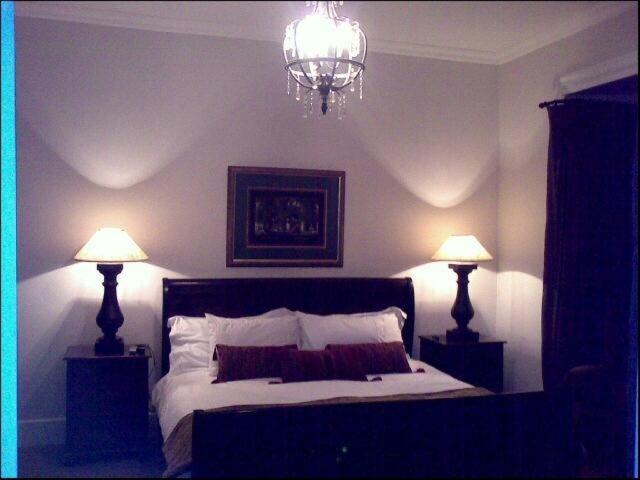 اتاق لوکس با تخت بزرگ, Roche House