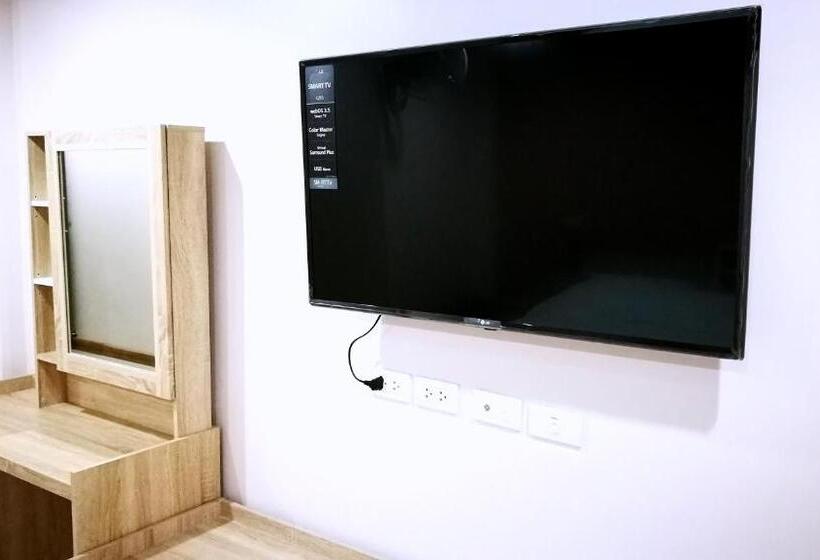 Suite with Balcony, Walking Street Residence   Boutique Suites Near The Beach & Walking Street