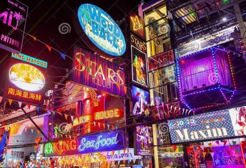 Suite with Balcony, Walking Street Residence   Boutique Suites Near The Beach & Walking Street