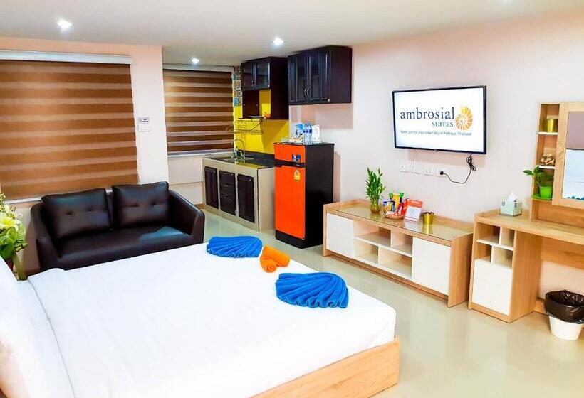 Suite with Balcony, Walking Street Residence   Boutique Suites Near The Beach & Walking Street
