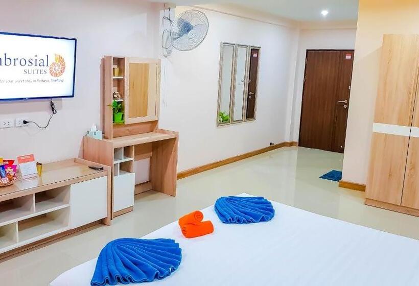 Suite with Balcony, Walking Street Residence   Boutique Suites Near The Beach & Walking Street