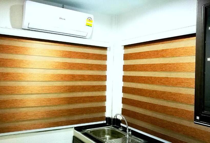 Deluxe Room, Walking Street Residence   Boutique Suites Near The Beach & Walking Street