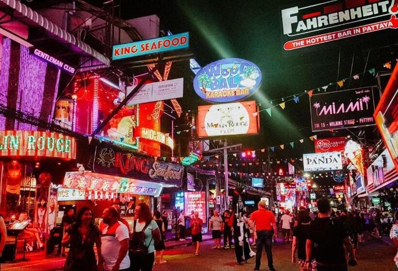 2 Bedroom Suite, Walking Street Residence   Boutique Suites Near The Beach & Walking Street