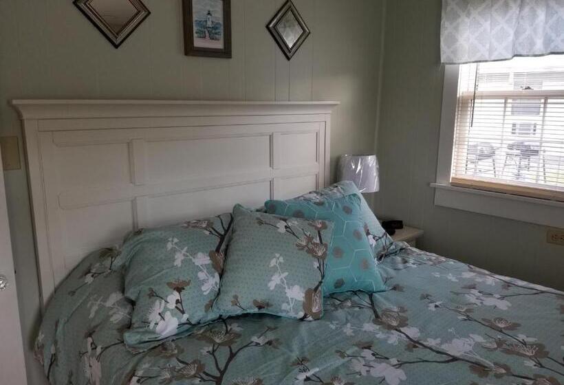 キャビン, Oceanside Condos