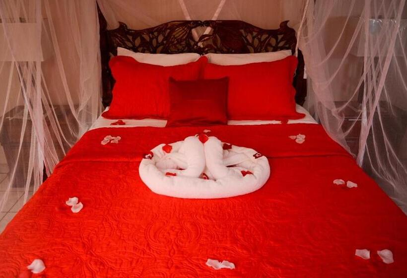 سوییت جونیور با بالکن, Church Street Guest House