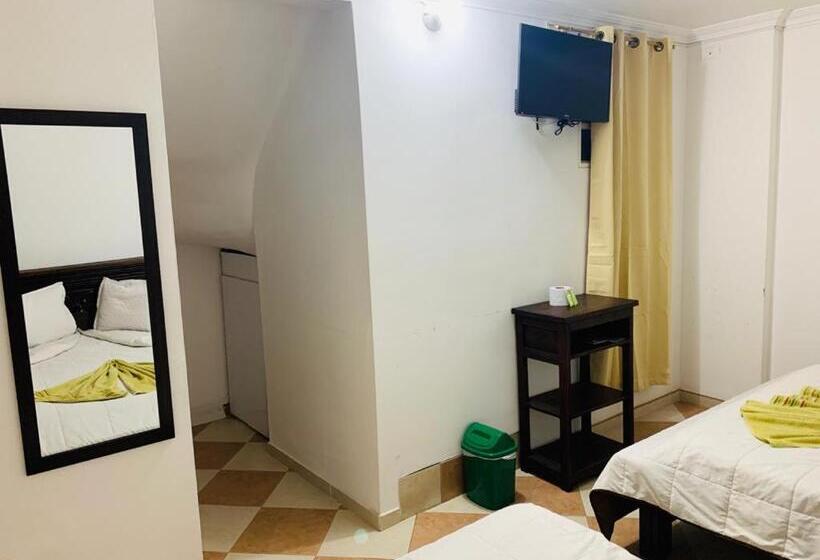 اتاق استاندارد چهار تخته, Colonial El Bosque