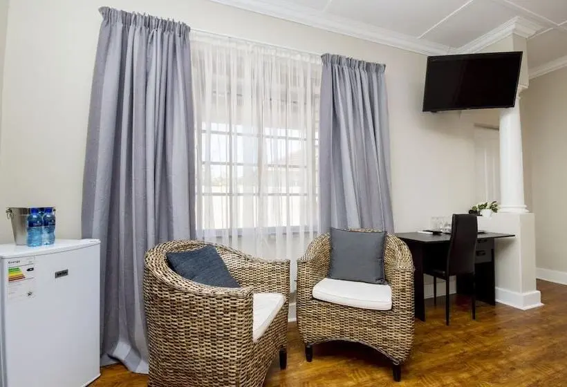 اتاق لوکس, Walmer Villiers Self Catering