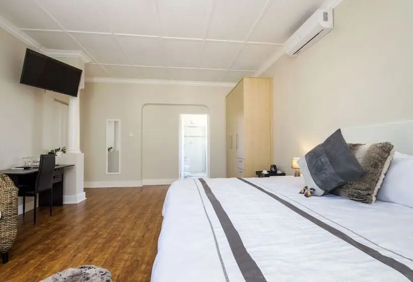اتاق لوکس, Walmer Villiers Self Catering