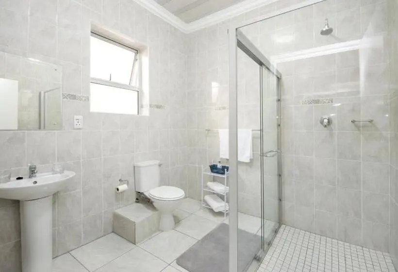 اتاق استاندارد با تخت بزرگ, Walmer Villiers Self Catering