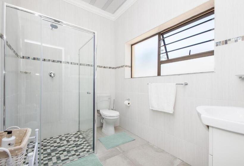 스탠다드 룸 킹사이즈 침대, Walmer Villiers Self Catering