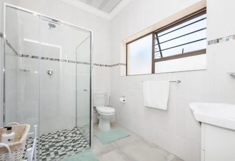 اتاق استاندارد با تخت بزرگ, Walmer Villiers Self Catering