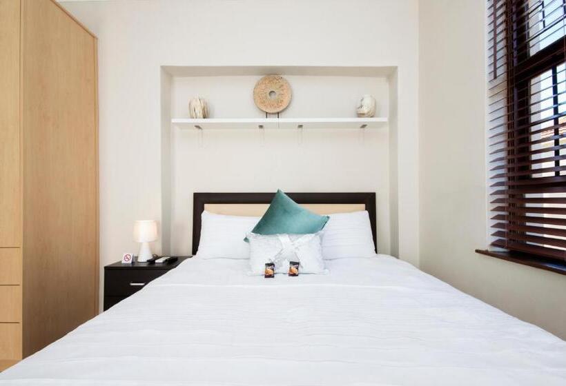 Номер Стандарт Вид на Бассейн, Walmer Villiers Self Catering