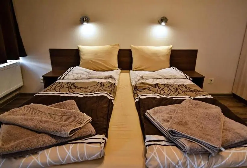 اتاق استاندارد با بالکن, Zarevata Guest House