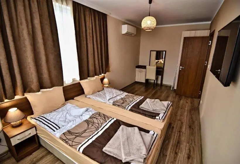 آپارتمان 2 خوابه با بالکن, Zarevata Guest House