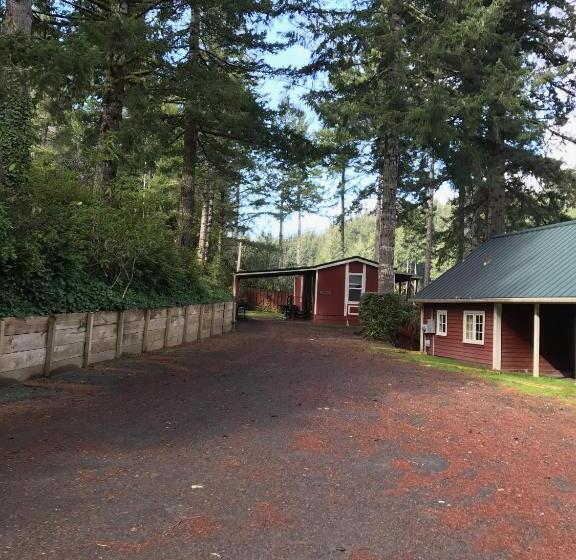 小室, Mercer Lake Resort And Beach