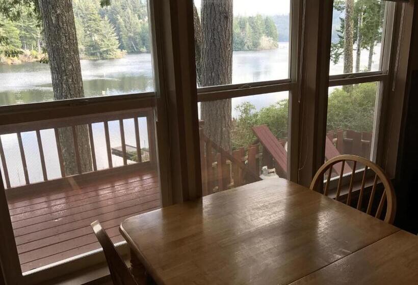 小室, Mercer Lake Resort And Beach
