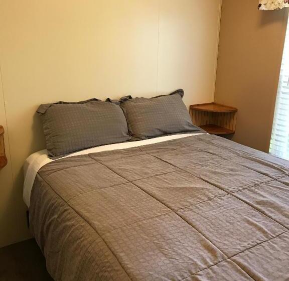 Kabin, Mercer Lake Resort And Beach