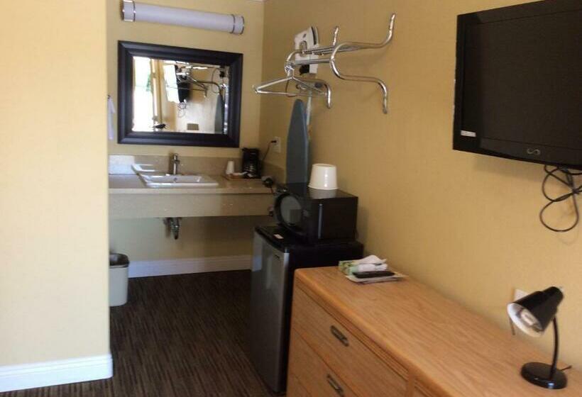 스탠다드 룸 킹사이즈 침대, Timberline Motel