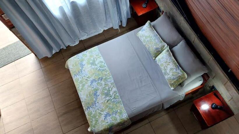 بنگله خانوادگی, Casita Happy Feet And Tours Corcovado